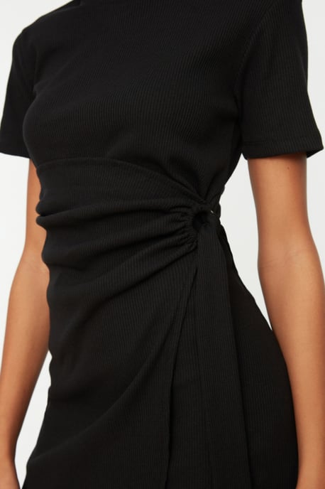TRENDYOLMİLLA Dames Zwart Effen Kort / Mini Kort Casual Bodycon Jurken - Image 3