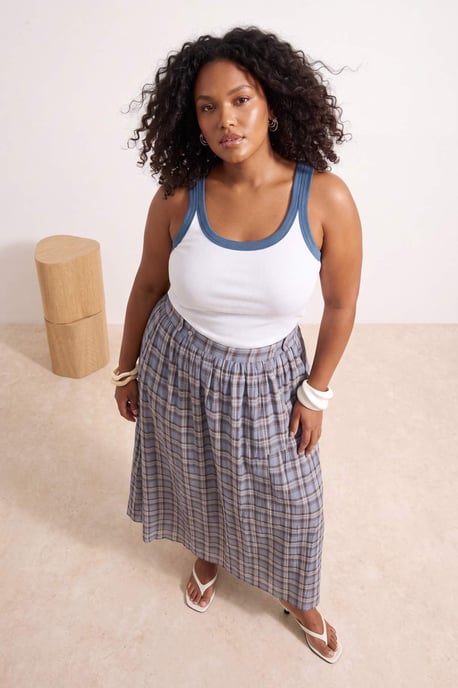 Trendyol Curve Dam Ecru Rutig Maxi Plus size Kjolar - Image 2
