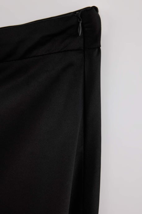 Trendyol Curve Dames Zwart Effen Maxi Grote maten Rokken - Image 4