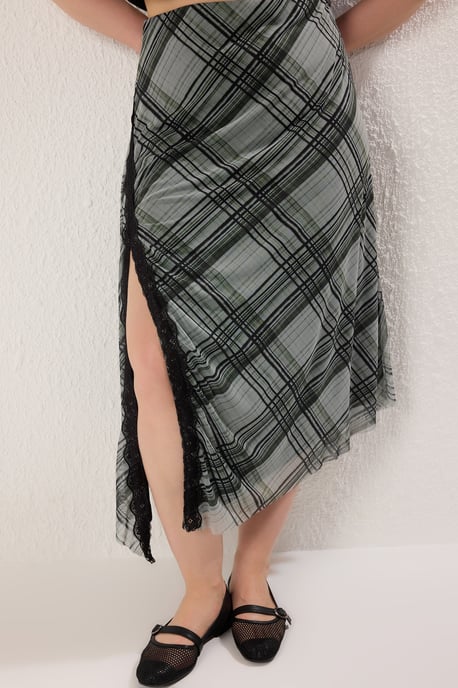 Trendyol Curve Dam Khaki Rutig Midi Asymmetrisk Plus size Kjolar - Image 4