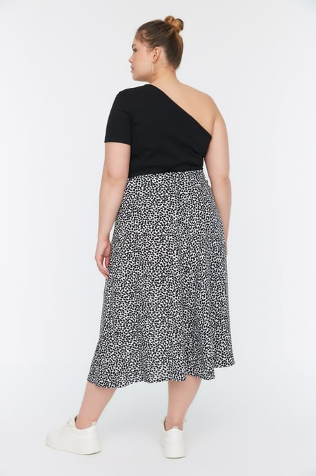 Trendyol Curve Dam Svart Djurmönster Midi A-linje A-linje Plus size Kjolar - Image 4