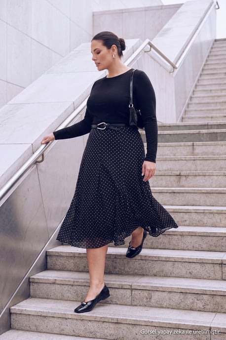 Trendyol Curve Dam Svart Prickig Midi Skater Plus size Kjolar - Image 6