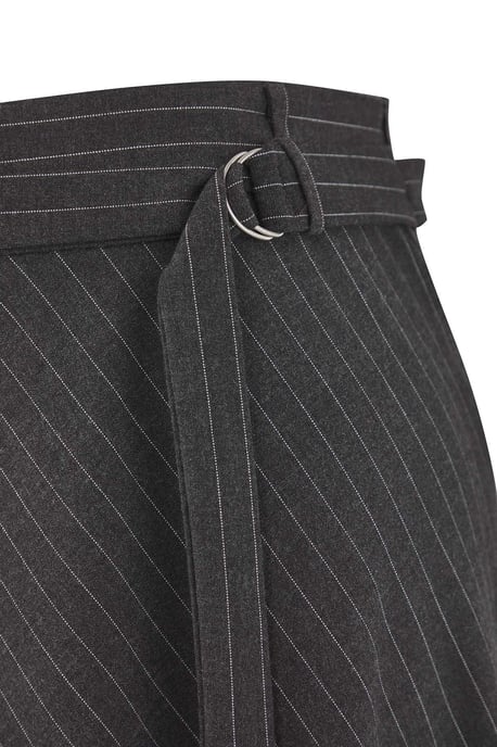 Trendyol Curve Dam Grå Randig Midi Utsvängd kjol Plus size Kjolar - Image 5