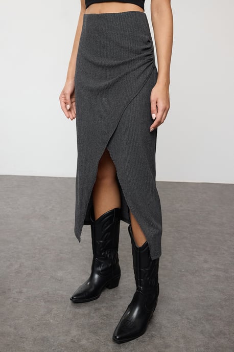 TRENDYOLMİLLA Women's Black Plain Midi Double-breasted / Anvelop Pencil skirt Skirts - Image 2