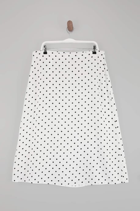 Trendyol Curve Dam Vit Prickig Midi A-linje Plus size Kjolar - Image 2