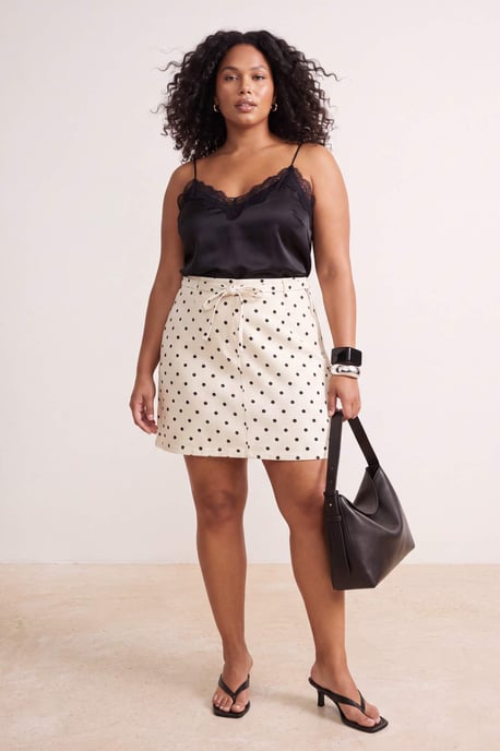 Trendyol Curve Dam Ecru Enfärgad Kort / Mini A-linje Plus size Kjolar - Image 4