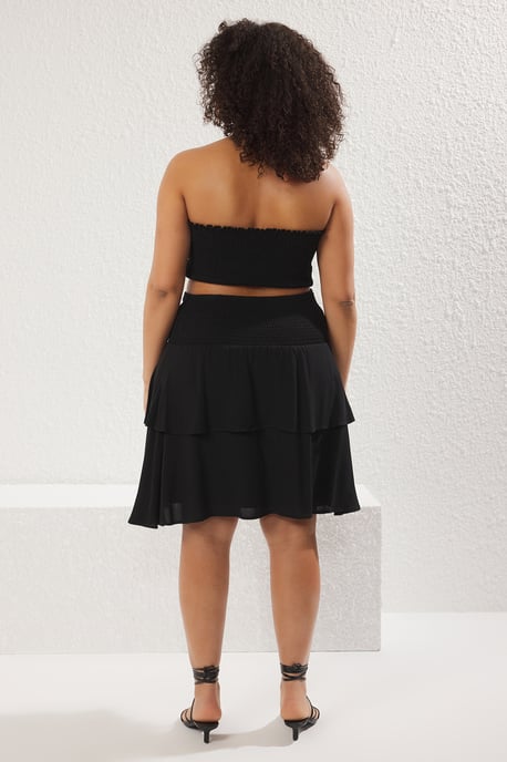 Trendyol Curve Dam Svart Enfärgad Kort / Mini Volangfåll Plus size Kjolar - Image 4