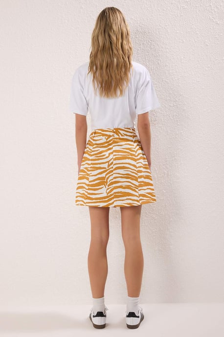 TRENDYOLMİLLA Women's Yellow Animal print Short / Mini A-line A-line Skirts - Image 3