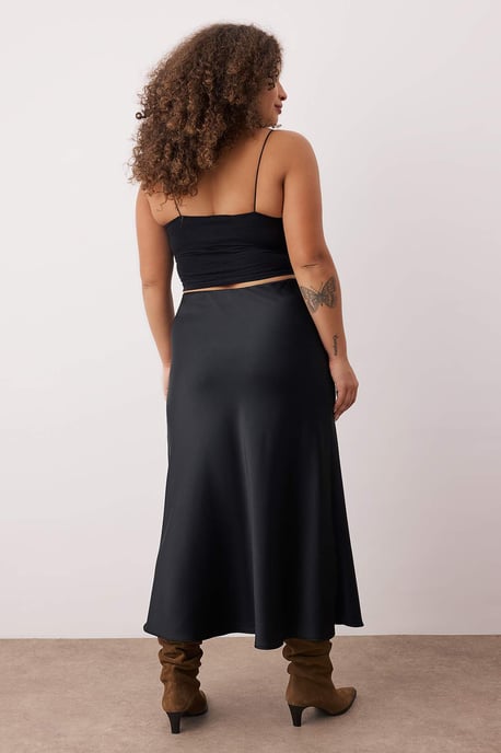Trendyol Curve Dam Svart Enfärgad Midi Plus size Kjolar - Image 4