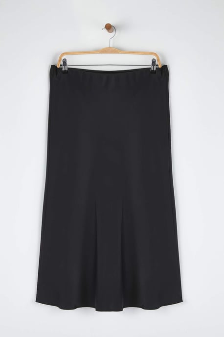 Trendyol Curve Dam Svart Enfärgad Midi Plus size Kjolar - Image 5