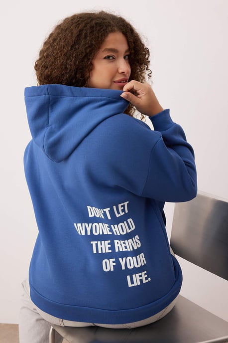 Trendyol Curve Dam Blå Slogan Lång Oversize Plus size Sweatshirts - Image 6