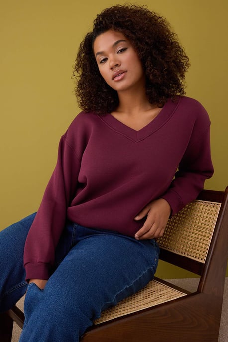 Trendyol Curve Dam Vinröd Enfärgad Lång Relaxed fit Plus size Sweatshirts - Image 1