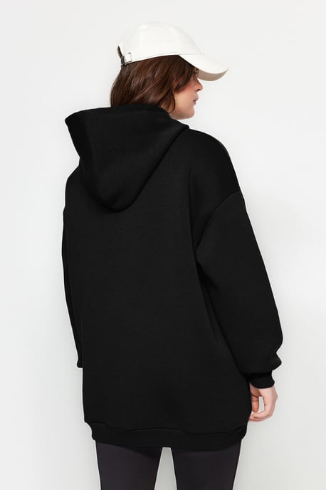 Trendyol Curve Dam Svart Slogan Lång Relaxed fit Plus size Sweatshirts - Image 4