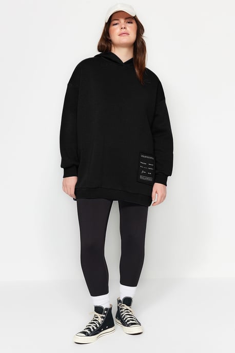 Trendyol Curve Dam Svart Slogan Lång Relaxed fit Plus size Sweatshirts - Image 6