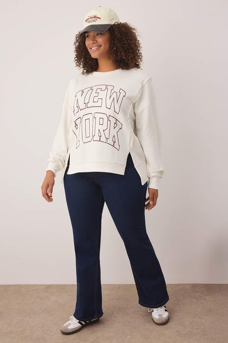 Trendyol Curve Dam Ecru Slogan Lång Relaxed fit Plus size Sweatshirts - Image 1