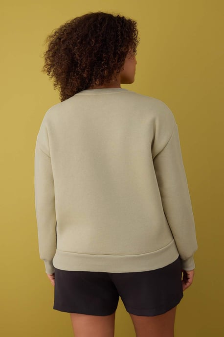 Trendyol Curve Dam Beige Djurmönster Lång Regular fit Plus size Sweatshirts - Image 3
