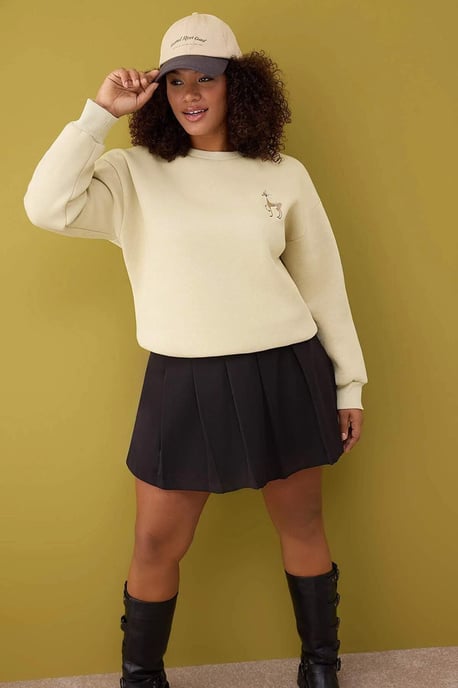 Trendyol Curve Dam Beige Djurmönster Lång Regular fit Plus size Sweatshirts - Image 4