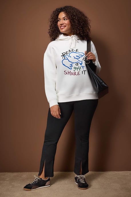 Trendyol Curve Dames Ecru Grafisch Lang Oversized Grote maten Sweatshirts - Image 4
