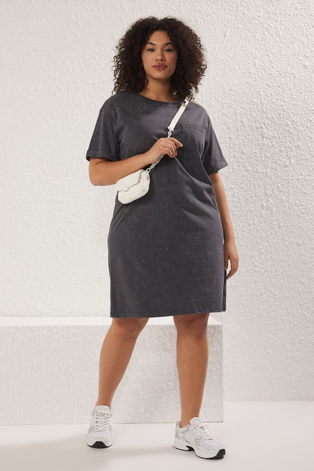 Trendyol Curve Dam Grå Enfärgad Kort / Mini Kort Casual T-shirt Klänning Plus size Klänning - Image 1