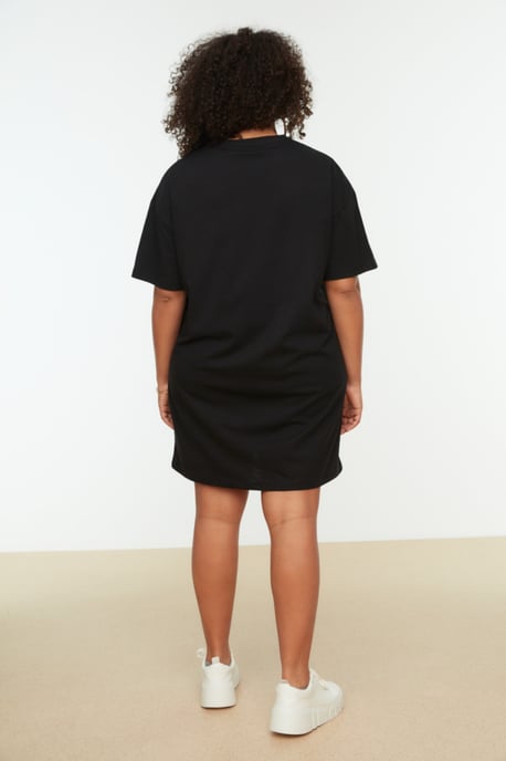 Trendyol Curve Dam Svart Geometriskt mönster Kort / Mini Kort Casual T-shirt Klänning Plus size Klänning - Image 4