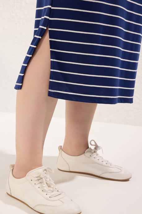Trendyol Curve Dam Mörkblå Randig Midi Kort Casual T-shirt Klänning Plus size Klänning - Image 3