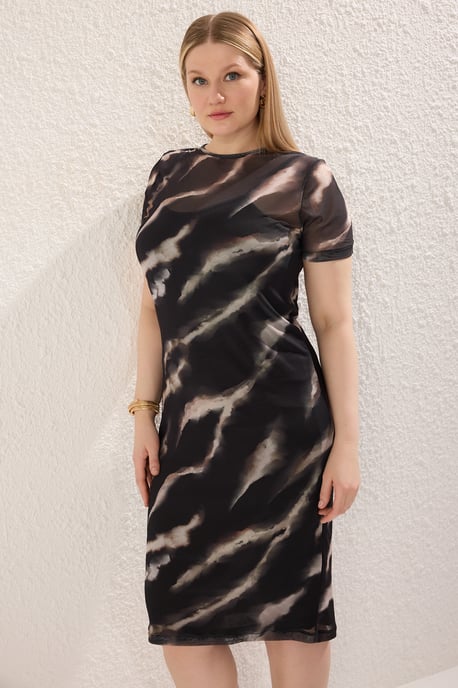 Trendyol Curve Dam Flerfärgad Djurmönster Midi Kort Casual T-shirt Klänning Plus size Klänning - Image 6