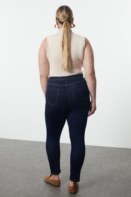 Trendyol Curve Dam Blå Enfärgad Skinny Hög midja Plus size Jeans - Image 4