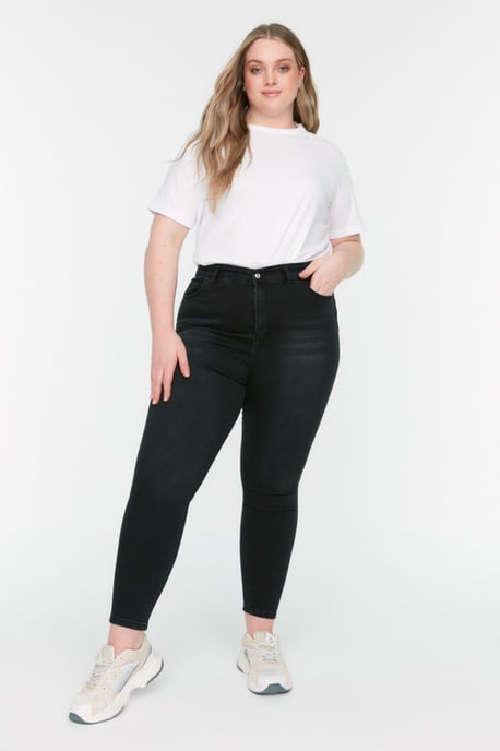 Trendyol Curve Dam Svart Enfärgad Skinny Hög midja Plus size Jeans - Image 1