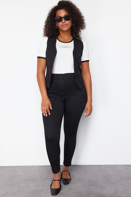 Trendyol Curve Dam Svart Enfärgad Skinny Hög midja Plus size Jeans - Image 4