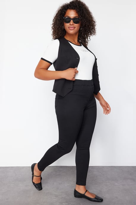 Trendyol Curve Dam Svart Enfärgad Skinny Hög midja Plus size Jeans - Image 5