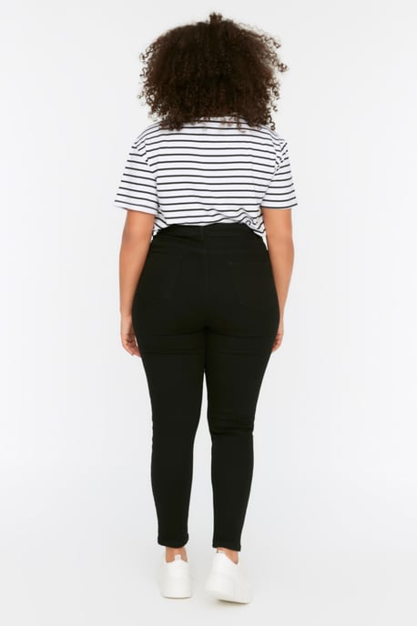 Trendyol Curve Dam Svart Enfärgad Skinny Hög midja Plus size Jeans - Image 4