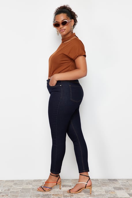 Trendyol Curve Dam Blå Enfärgad Skinny Hög midja Plus size Jeans - Image 6