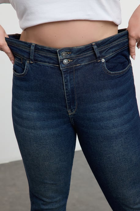 Trendyol Curve Dam Mörkblå Enfärgad Skinny Hög midja Plus size Jeans - Image 6