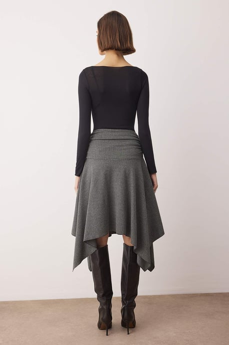 TRENDYOLMİLLA Women's Gray Plain Midi Asymmetric Skirts - Image 3