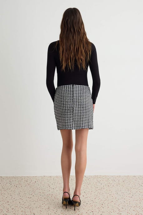 TRENDYOLMİLLA Women's Plaid Short / Mini A-line Skirts - Image 3