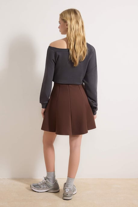 TRENDYOLMİLLA Dames Bruin Effen Kort / Mini Geplooid Skater Rokken - Image 3
