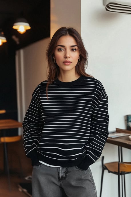 TRENDYOLMİLLA Dames Zwart Gestreept Lang Oversized Sweatshirts - Image 2