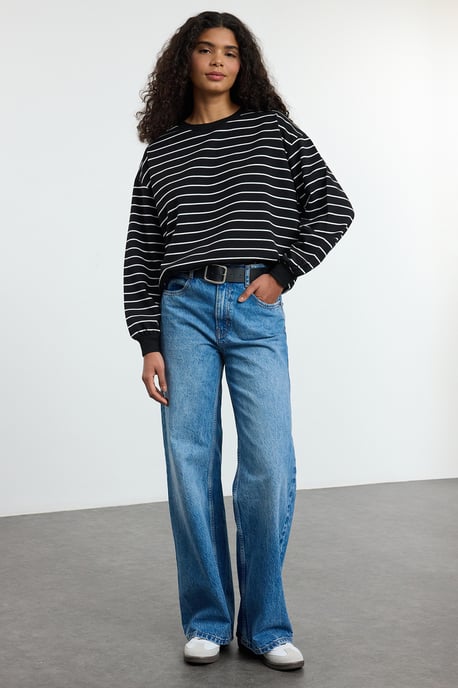 TRENDYOLMİLLA Dames Zwart Gestreept Lang Oversized Sweatshirts - Image 4