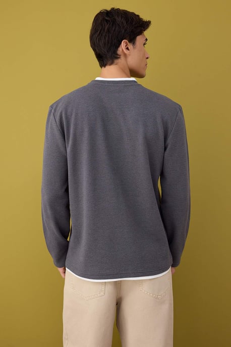 TRENDYOL MAN Men's Gray Plain Long Regular fit Sweatshirts - Image 3