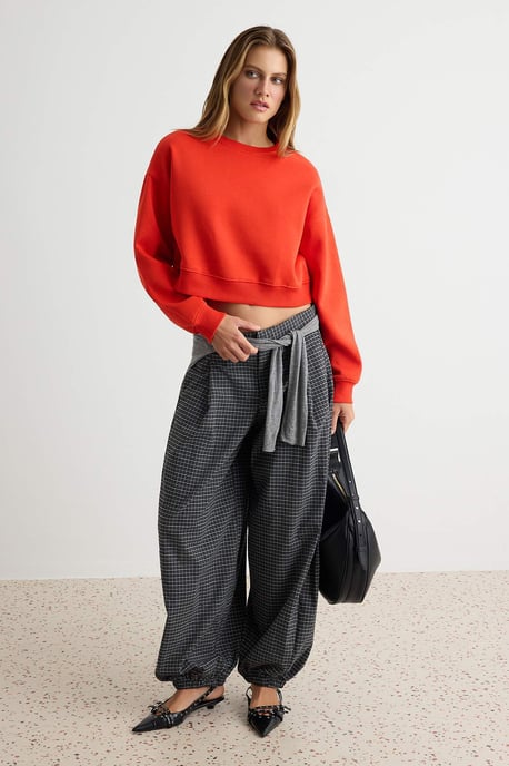 TRENDYOLMİLLA Dames Rood Effen Lang Oversized Sweatshirts - Image 4