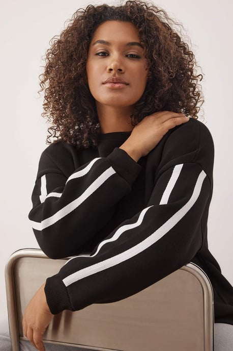 Trendyol Curve Dam Svart Enfärgad Lång Oversize Plus size Sweatshirts - Image 1