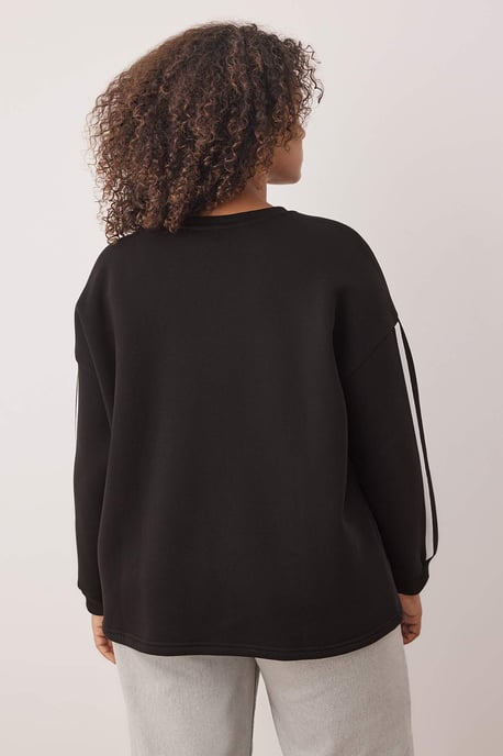 Trendyol Curve Dam Svart Enfärgad Lång Oversize Plus size Sweatshirts - Image 3