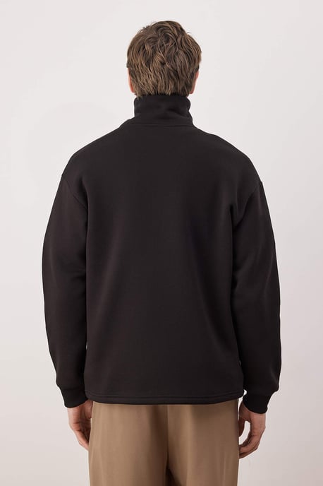 TRENDYOL MAN Herr Svart Färgblock Lång Oversize Sweatshirts - Image 4