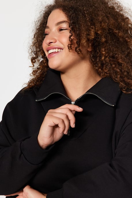 Trendyol Curve Dam Svart Enfärgad Lång Oversize Plus size Sweatshirts - Image 2