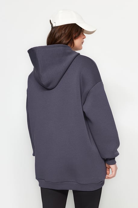 Trendyol Curve Dam Grå Slogan Lång Relaxed fit Plus size Sweatshirts - Image 4