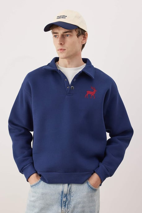 TRENDYOL MAN Men's Dark blue Plain Long Oversize Sweatshirts - Image 1