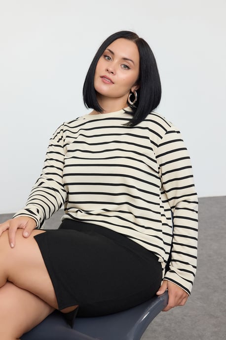 Trendyol Curve Dam Beige Randig Lång Regular fit Plus size Sweatshirts - Image 1
