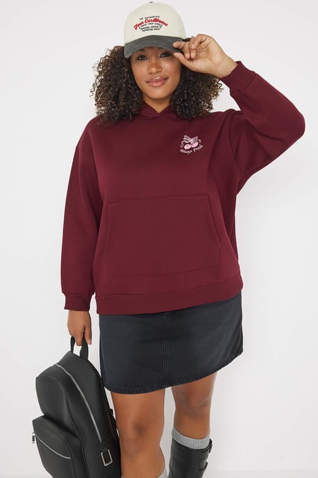 Trendyol Curve Dam Vinröd Slogan Lång Oversize Plus size Sweatshirts - Image 5