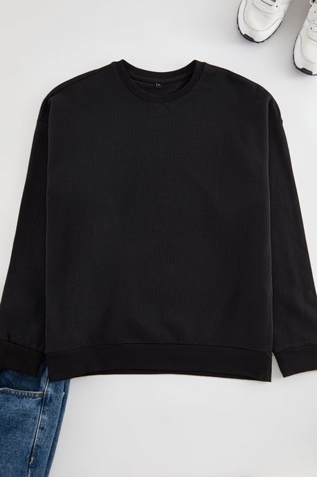 TRENDYOL MAN Men's Black Plain Long Oversize Sweatshirts - Image 3