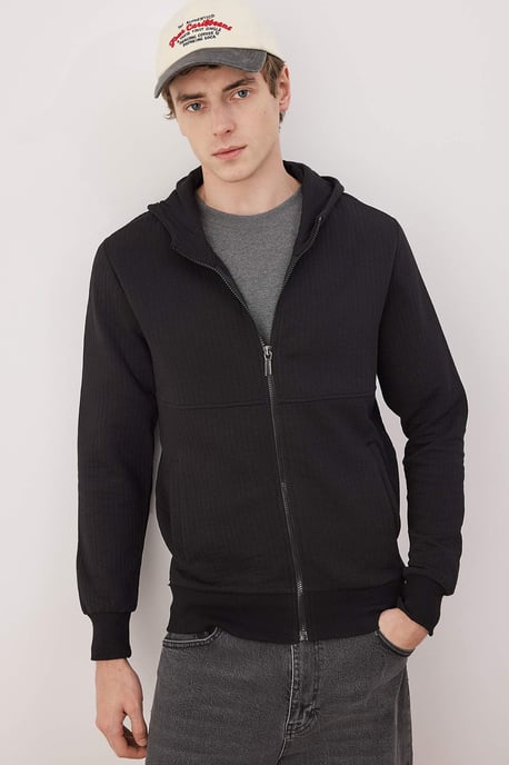 TRENDYOL MAN Men's Black Plain Long Regular fit Sweatshirts - Image 4